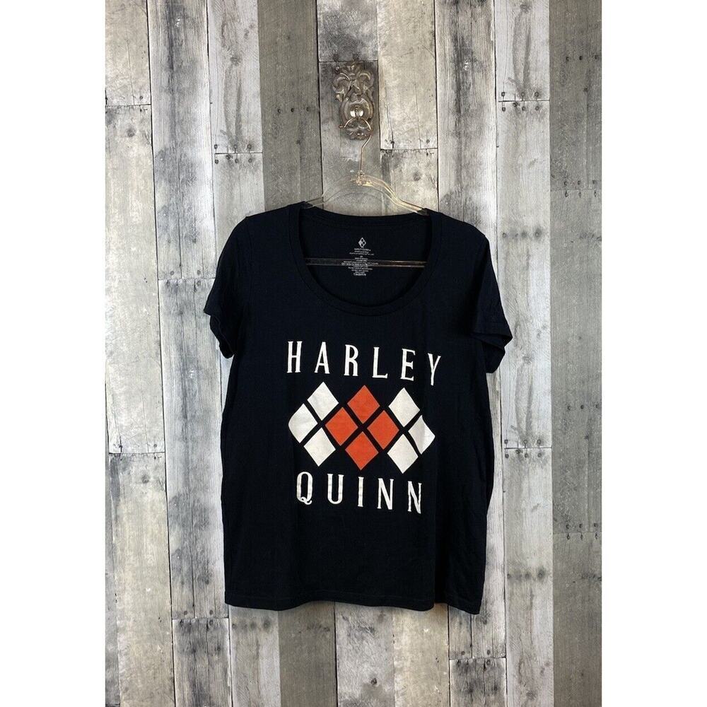 Torrid Harley Quinn Scoop Neck Tee In Black Size 00-10.